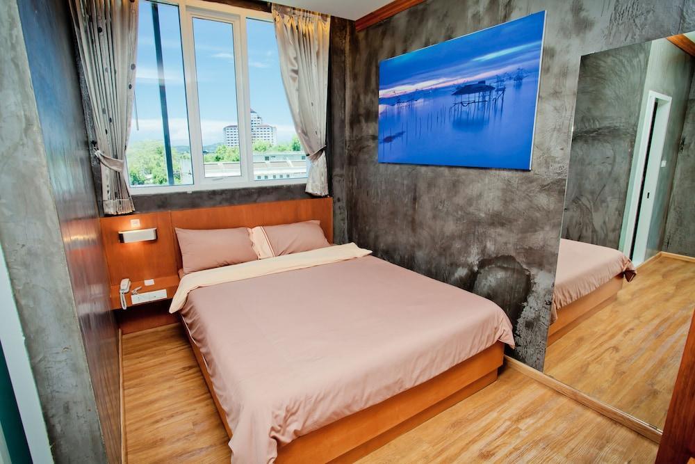 Chaphone Guesthouse Phuket Exteriör bild