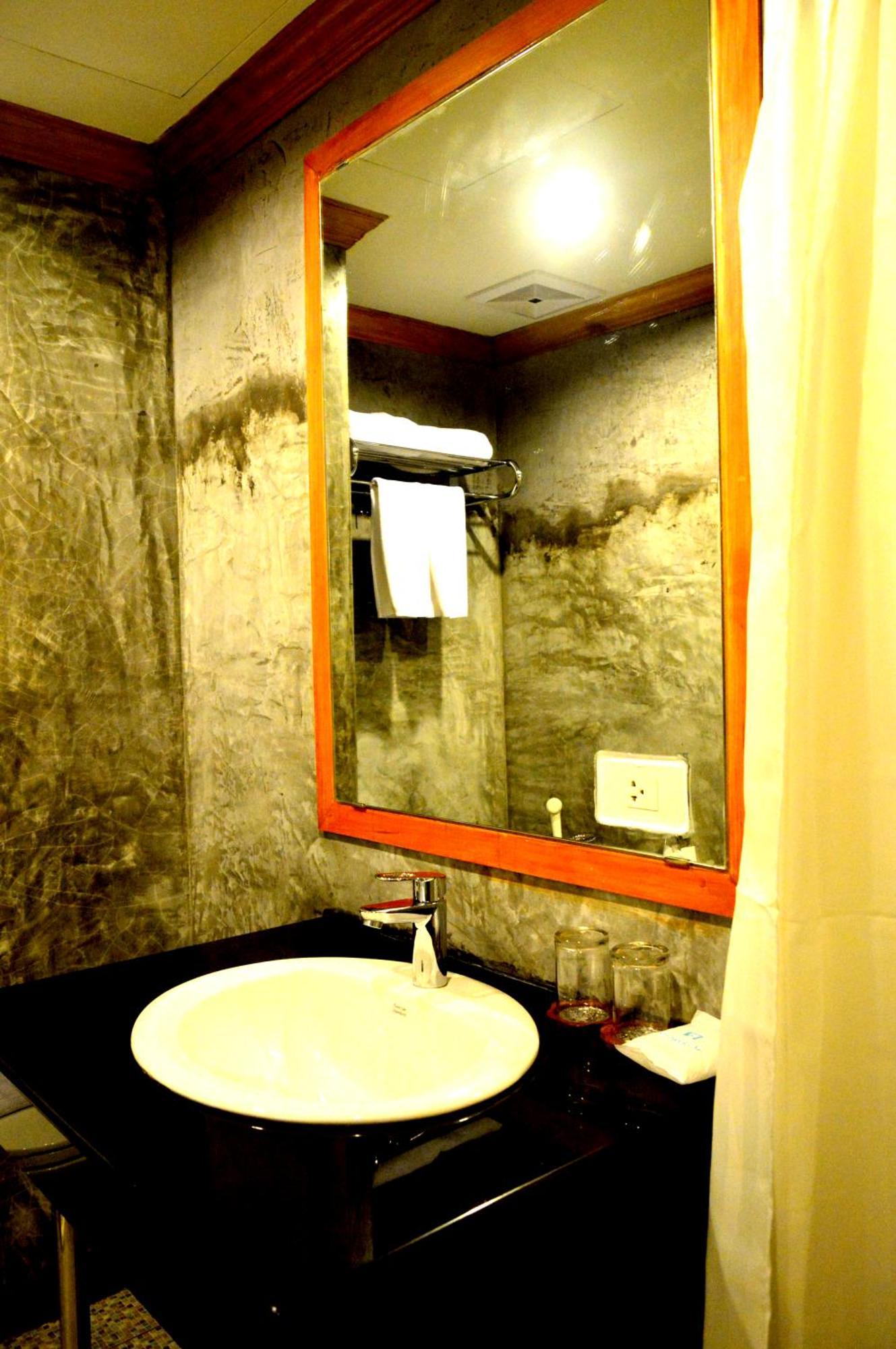 Chaphone Guesthouse Phuket Exteriör bild