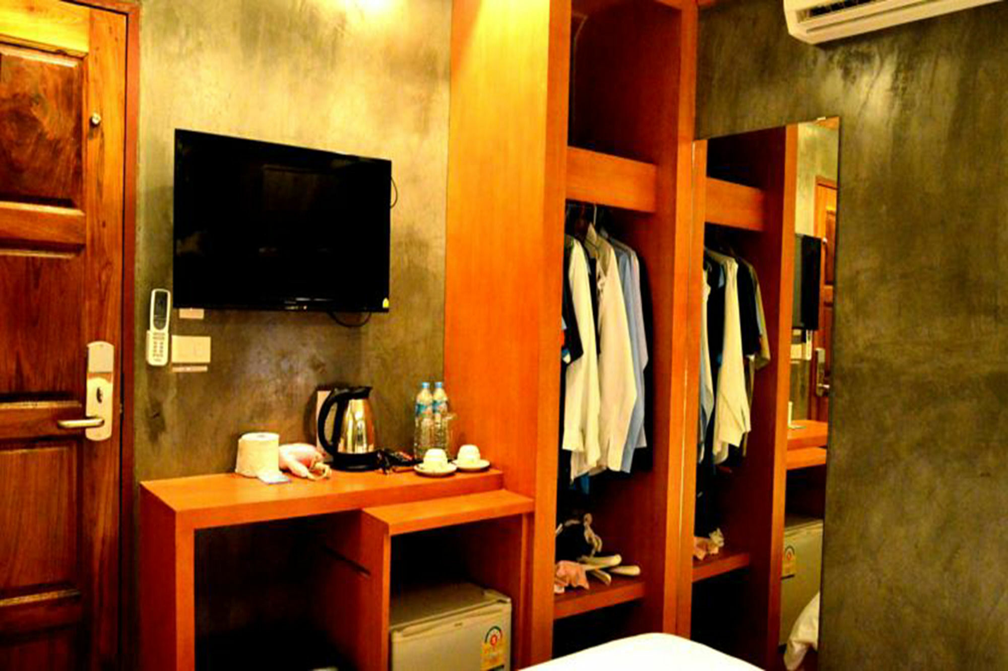 Chaphone Guesthouse Phuket Exteriör bild